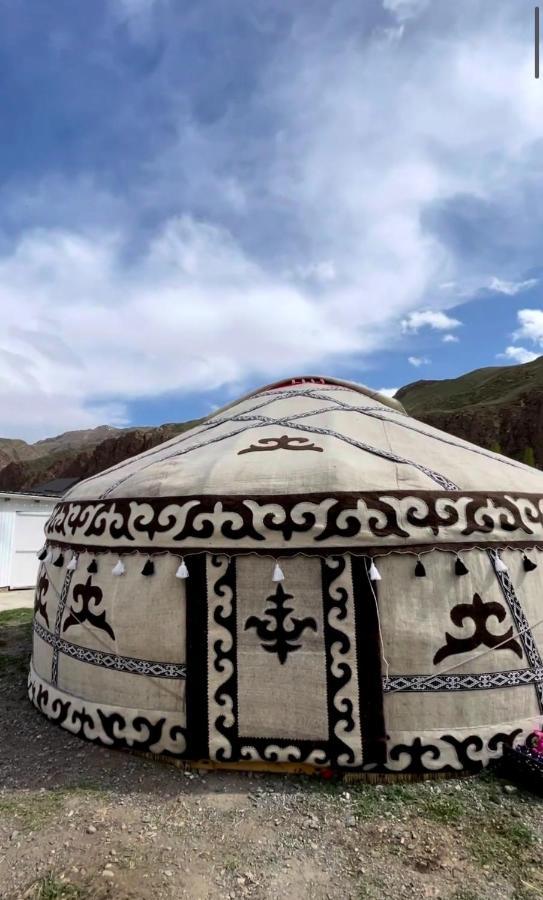 Rozalinda Guesthouse Naryn Exterior photo